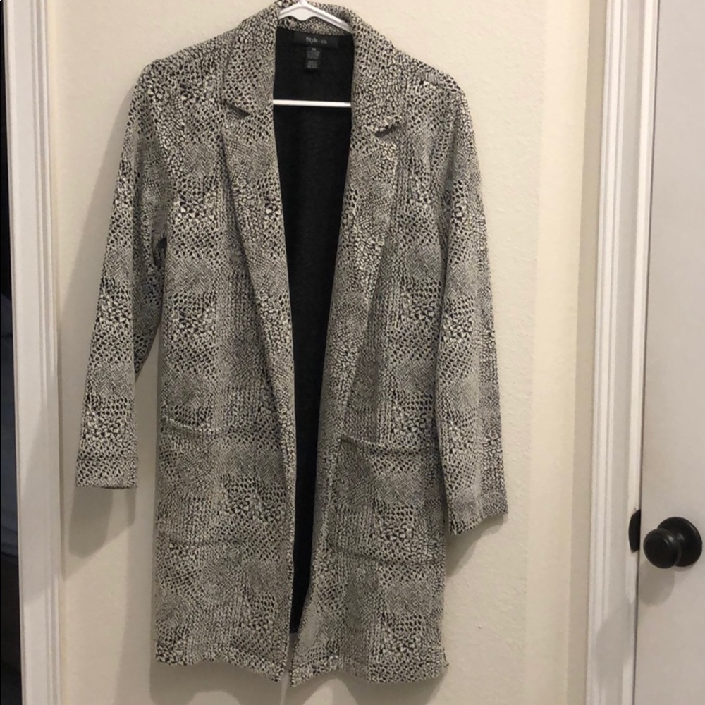 Light Chic Black & White Blazer